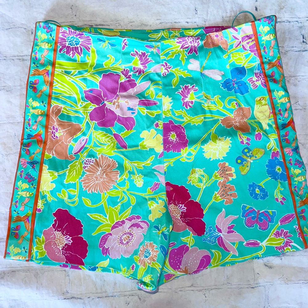 NWOT Women’s Large Gretchen Scott Shorty Shorts Floral Bird Butterflies